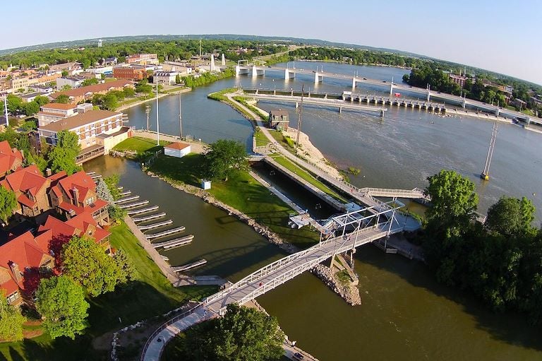 Things To Do In De Pere Kress Inn, Ascend Hotel Collection